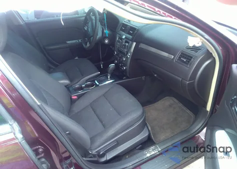 2011 Ford Fusion Se z USA, uszkodzony, nr VIN 3FAHP0HAXBR261771